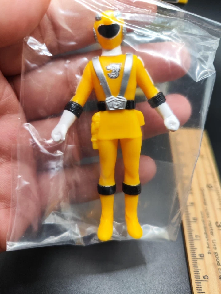 Figura Vinilo Power Rangers RPM Full Throttle Yellow Bear Ranger 3.5" Bandai 2008 Foto 4 de 4
