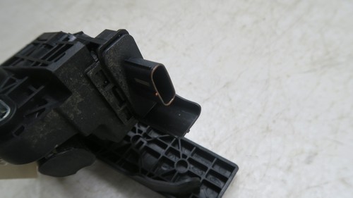 2020-2022 Hyundai Palisade OEM Gas Pedal Accelerator W/ Sensor 32700-D4100 - Picture 7 of 11