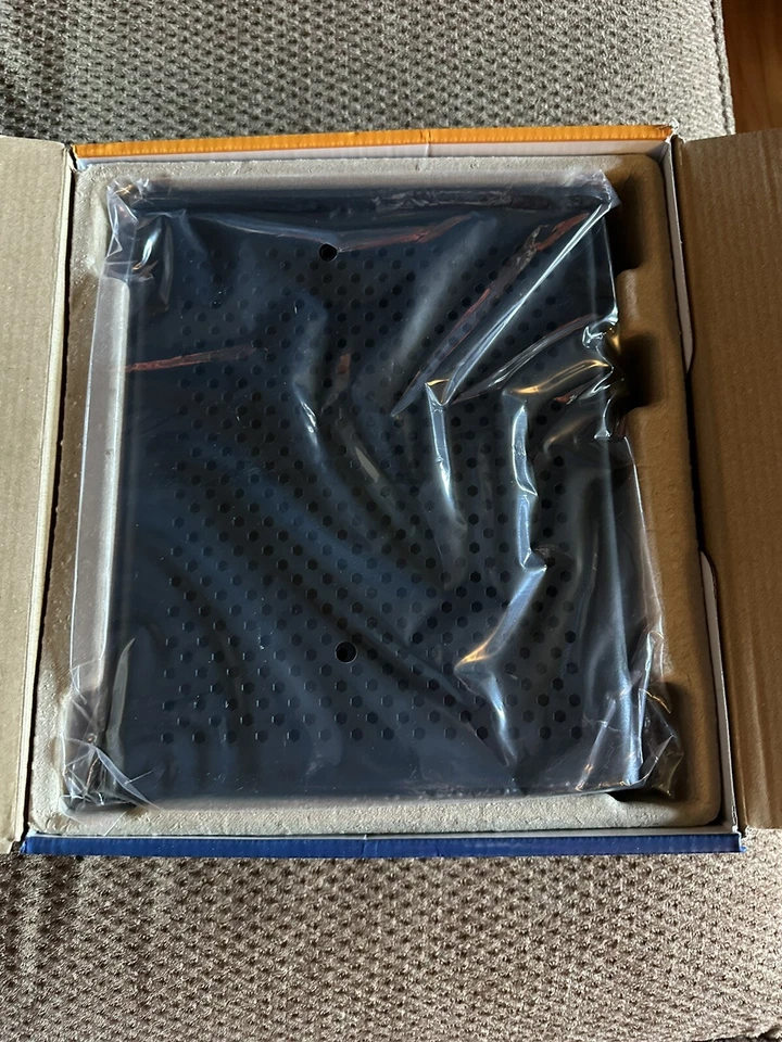 ARRIS SURFboard SBG8300 DOCSIS 3.1 Multi-Gig Download Speed Wi-Fi Cable Modem - Image 3 of 4