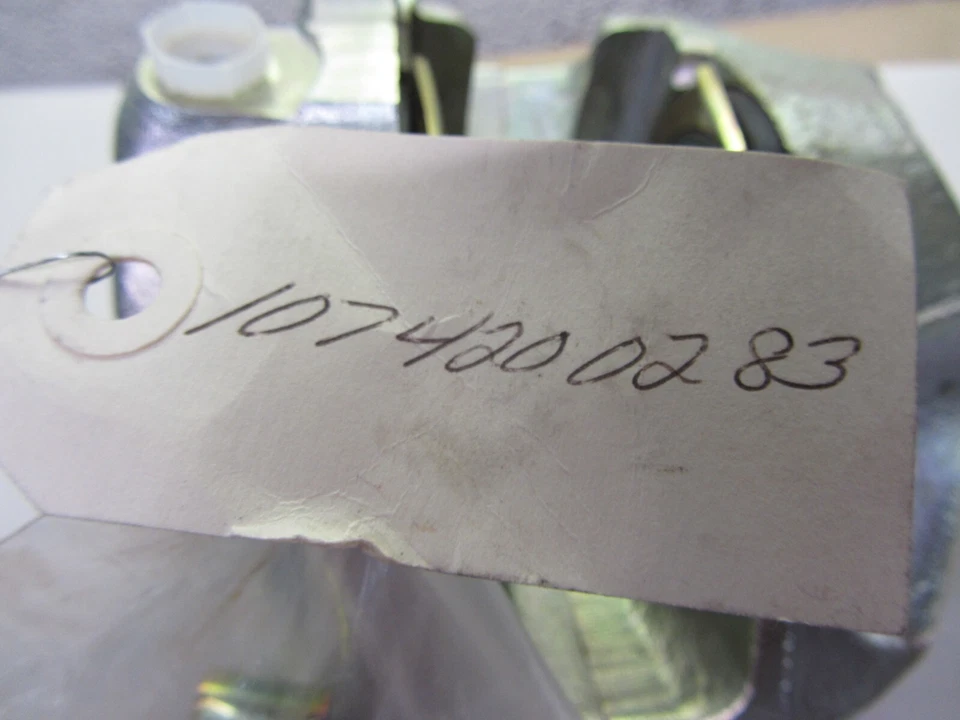 Vintage Mercedes Left Front Brake Caliper, 107 420 02 83 - Image 2 of 4