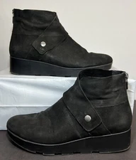 Eileen Fisher Tread Tumbled Nubuck Leather Black Wedge Ankle Booties Womens Sz 8
