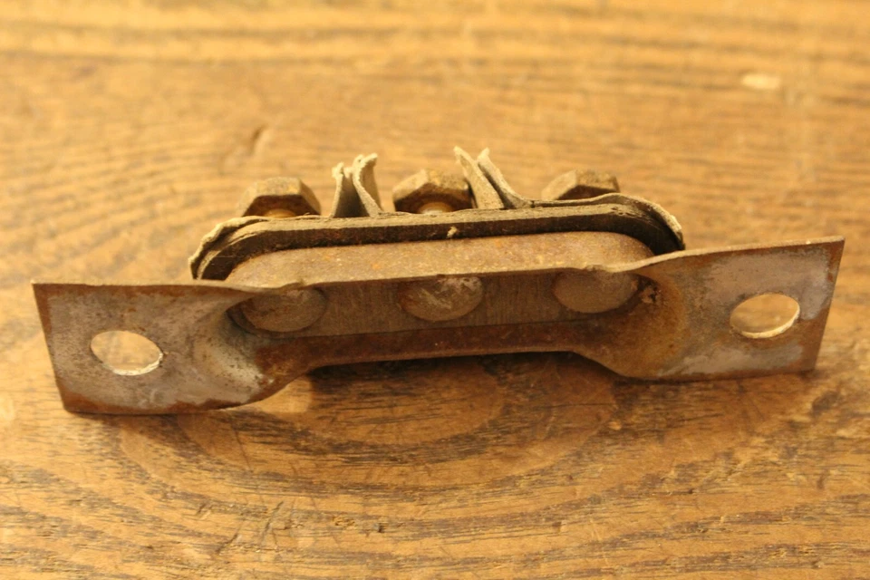 Bloque de terminales de faros laterales del conductor camión Studebaker M16 1947 Foto 2 de 4