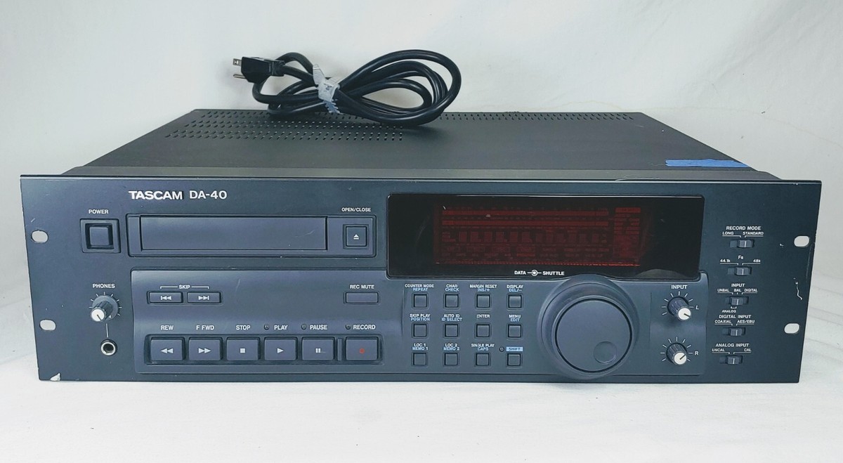 Tascam DA-40 Digital Audio Tape ( DAT) Player/Recorder - Powers Up 