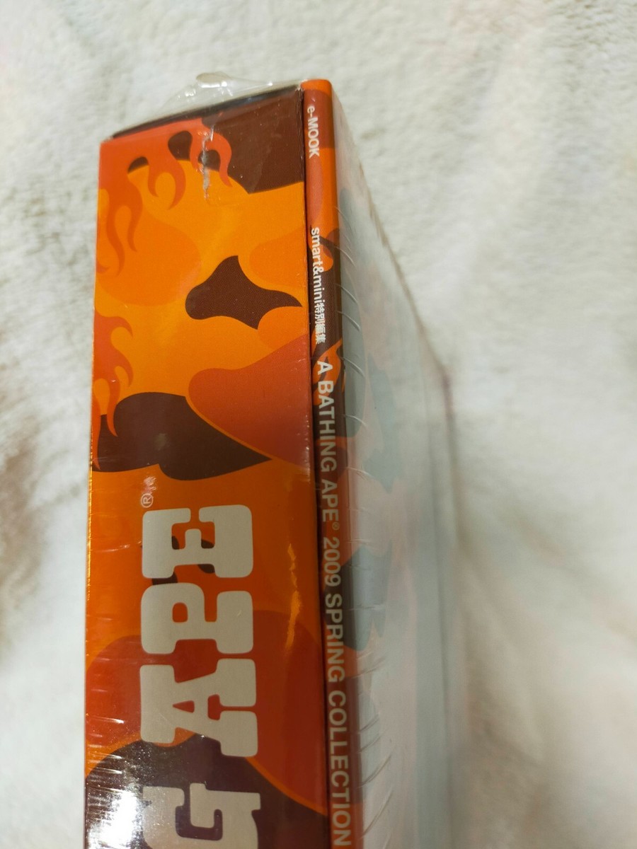 A Bathing APE Clock BAPEX Collection 2009 Limited With Magazine