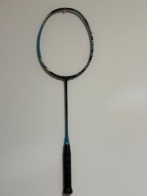 YONEX ASTROX88s Spiel 4UG5 Schlechter Zustand Artikel