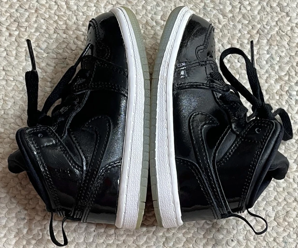 NIKE Air Jordan 1 Mid Space Jam Niño Pequeño 8C Negro Tenis Zapatos DV1338-004 Foto 2 de 4