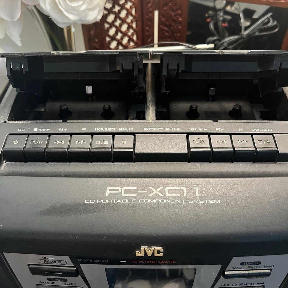 JVC PC-XC11BK 3 discos cambiador de CD AM-FM radio/reproductor de casete Boombox Hyper Bass Foto 4 de 4