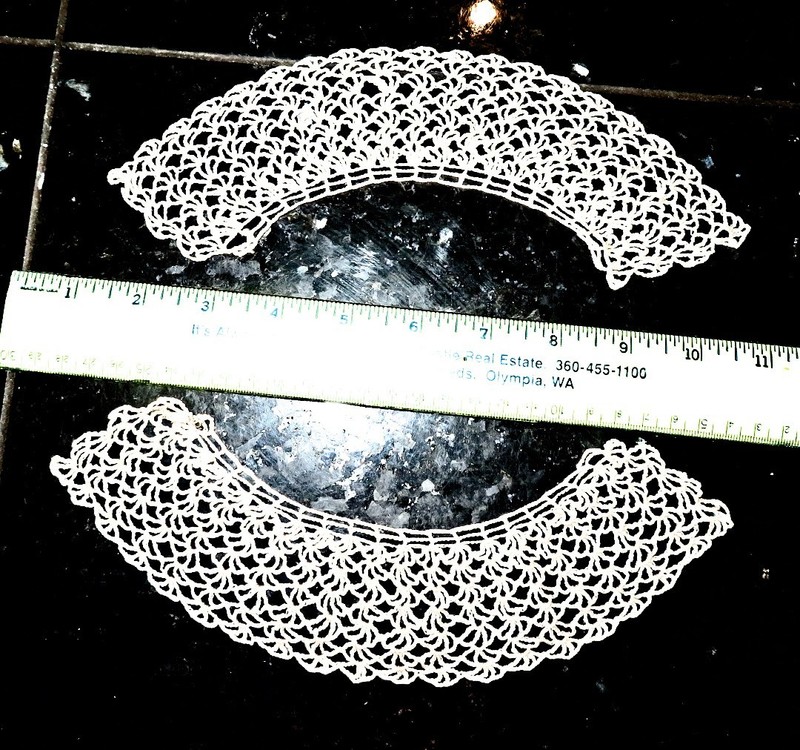 VINTAGE TWO PIECE CROCHETED LACE COLLAR #12