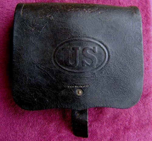 ORIGINAL US CIVIL WAR MODEL 1864 CARTRIDGE BOX w/TINS