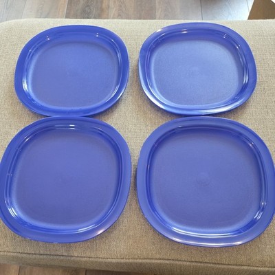 NEW Tupperware Microwave Reheatable Luncheon Plates Blue 9.5 inch Set of 4