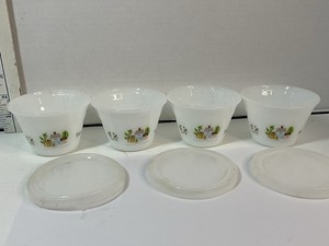 Indopal Milk Glass Snack Set/Custard Cup Heartland Village 4 Bowls 3 Lids READ