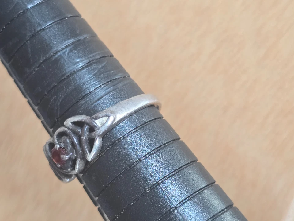 Anillo Nudo Plata Celta 925 Granate Esterlina Redondo Joyería Trinidad Talla 9 Foto 2 de 4