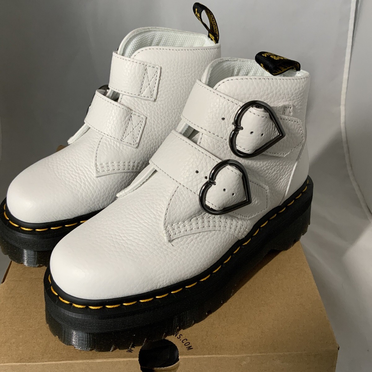 Dr.Martens::サンダル:UK7[RESALE] Vintage Doc Marten Womens Sz 7 39 EU T Strap Triple Buckle