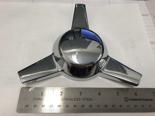 3 BAR CHROME KNOCK OFFS CLASSIC UNIVERSAL PLASTIC SPINNERS SET OF FOUR - Bild 2 von 4