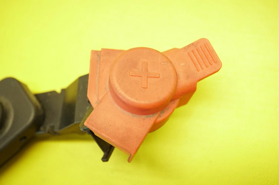 🔅2009-2018 OEM BMW X3.B+ PUNTO TERMINAL, COMPARTIMENTO MOTOR 61149185734,9197665 Foto 2 de 4