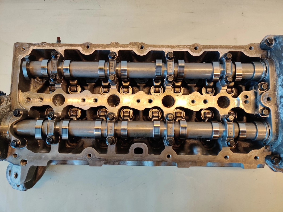Cylinder Head 32298413 32267570 D420T8 2.0 D Volvo 2019