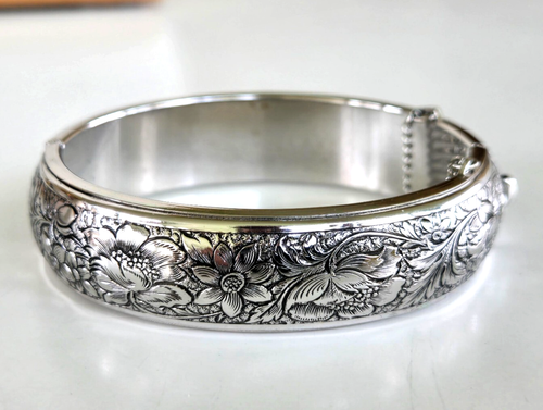 Vintage Floral Textured Puffy Hinged Bangle Bracelet 6-7/8" w/ Safety Chain
