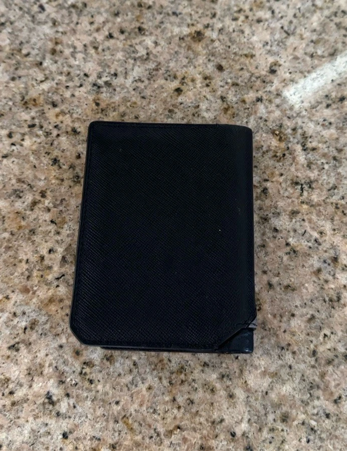 Tumi Gris Negro Granulado Cuero Doble Plegable Multi Tarjetero Portatarjetas Compacto Billetera ID Foto 2 de 4