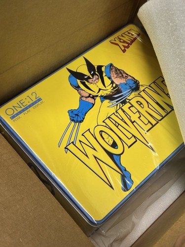 Mezco One:12 Collective Wolverine Deluxe Steel Box Edition Figur