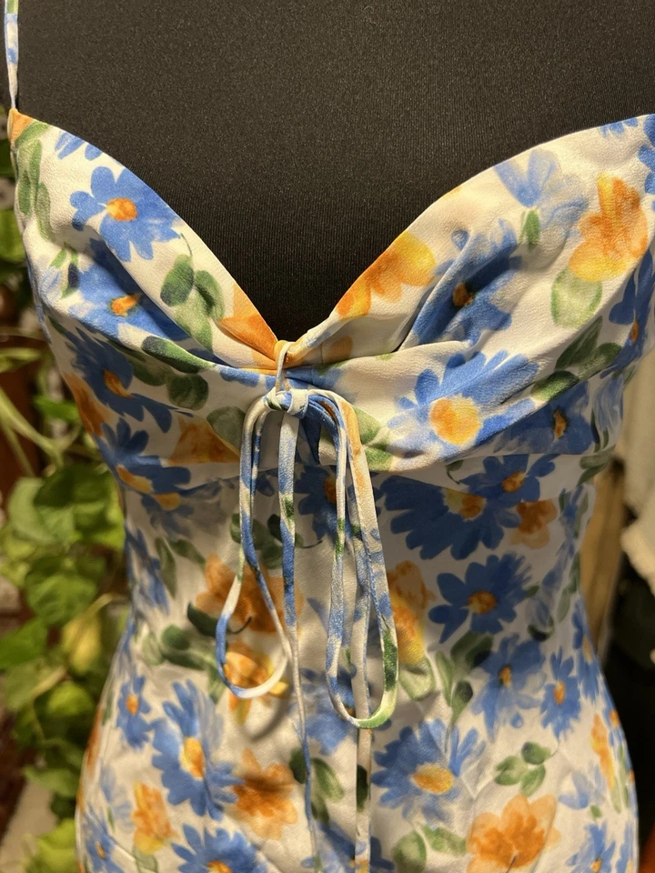 Vestido sin mangas floral 100 % seda BEC + BRIDGE — Premium, romántico y ligero Foto 3 de 4