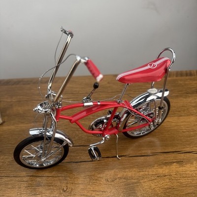 Xonex Schwinn '69 Sting-Ray Apple Krate Bicycle 1:6 Scale Diecast