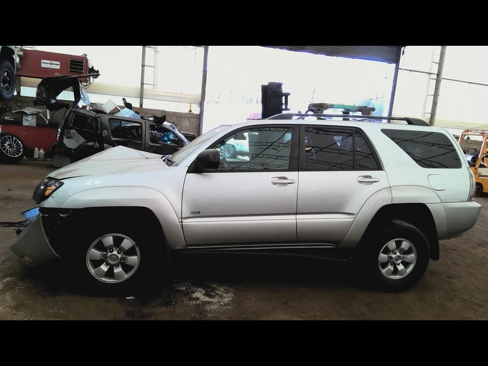 (LOCAL PICKUP ONLY) Passenger Front Door With Theft Deterrent Limited Fits 03-05 Foto 3 de 4