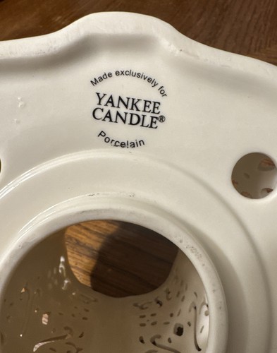 Yankee Ivory Candle Shade Cover With Paisley Detail, Glass, 5X6.5 Inches - Picture 4 of 6