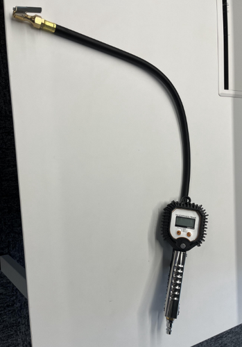 Auto-Digital Reifendruckmessgerät geeicht Luftdruckprüfer Reifenfüller Manometer - Bild 18 von 21