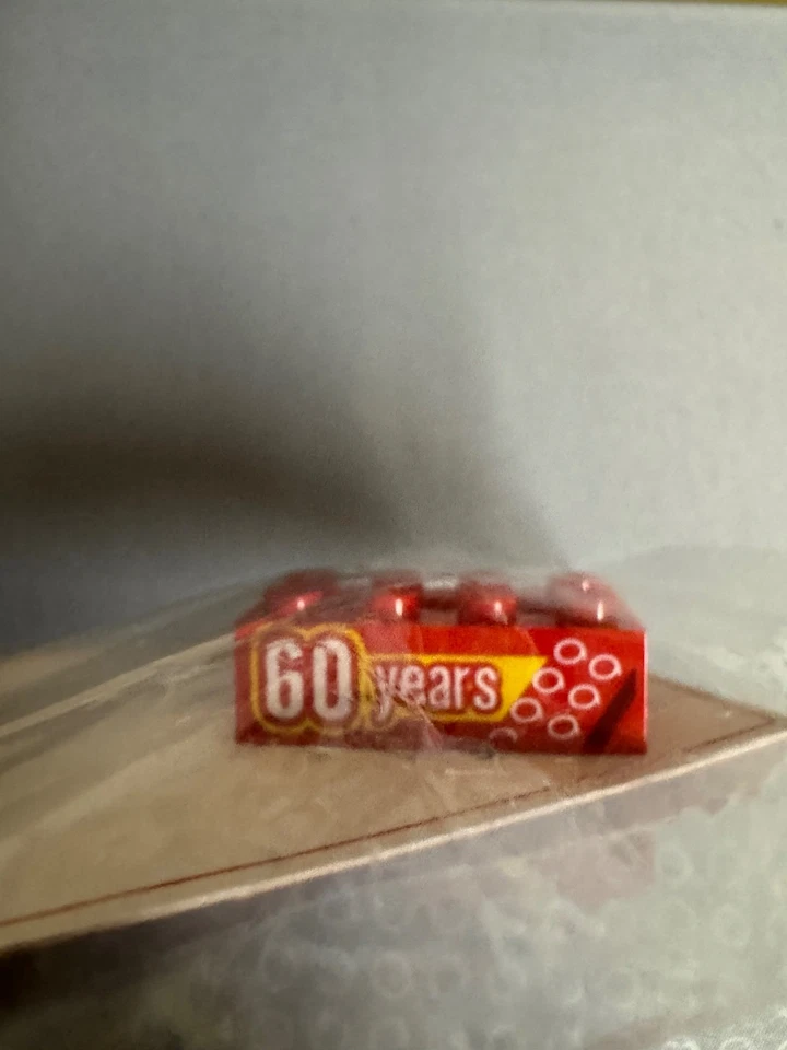 LEGO 39789pb01 Technic, Brick 2 x 4 with 3 Axle Holes with '60 years' Pattern - Bild 2 von 3