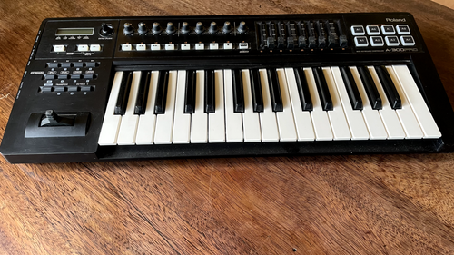 ROLAND A-300 PRO USB MIDI KEYBOARD CONTROLLER - 第 3/8 張圖片