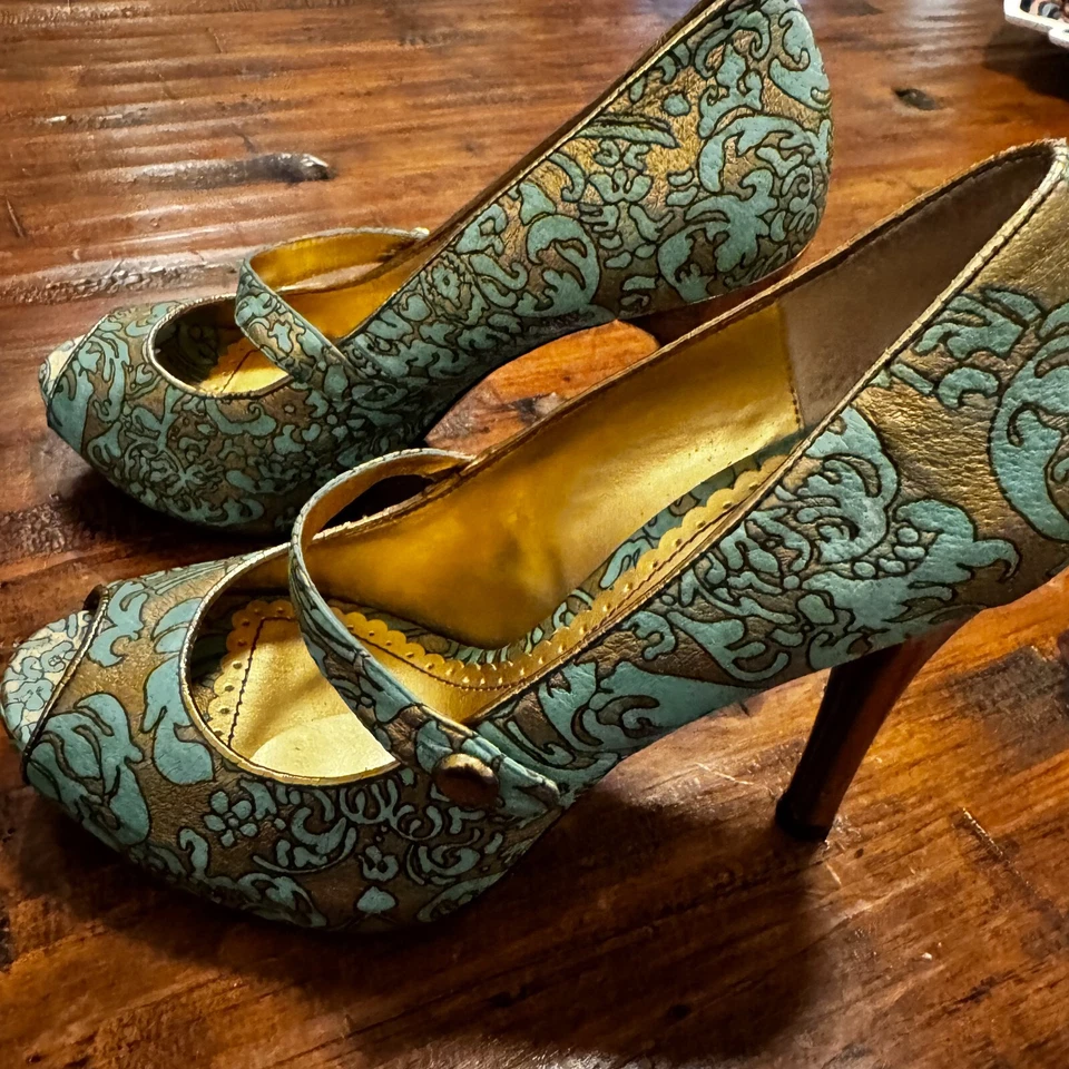 Hale Bob Turquoise Gold Peep Toe Pumps Mary Jane High Heels Statement Shoes 7.5 - Image 2 of 4