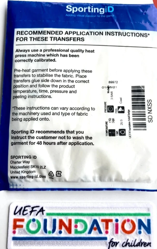 2021-2025 UEFA EURO Fundación Insignia Jugador Edición Champions League Identificación Deportiva Foto 3 de 4