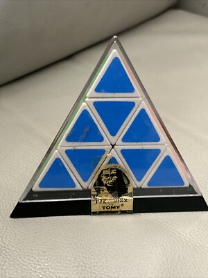 Vintage PYRAMINX Puzzle Game by TOMY 1981 #7009 With Box Like Rubik's Cube