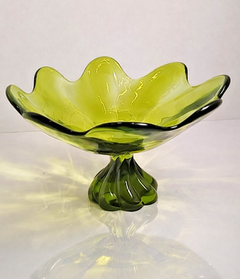 Vtg Viking Epic Twist Base Green Art Glass Pedestal Bowl Ruffled Petal Rim 9 
