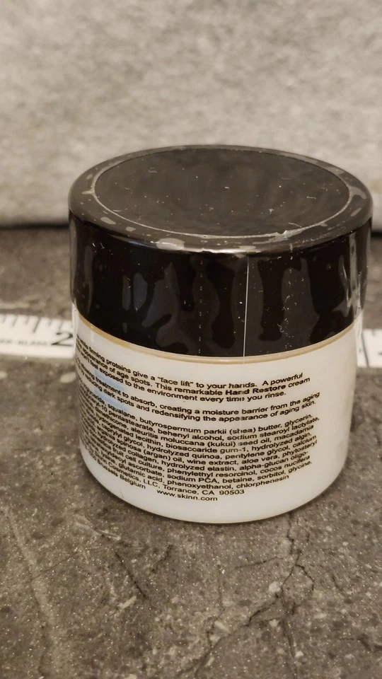 Creme clareador antienvelhecimento para as mãos Skinn Dimitri James 2 oz novo - Imagem 2 de 4