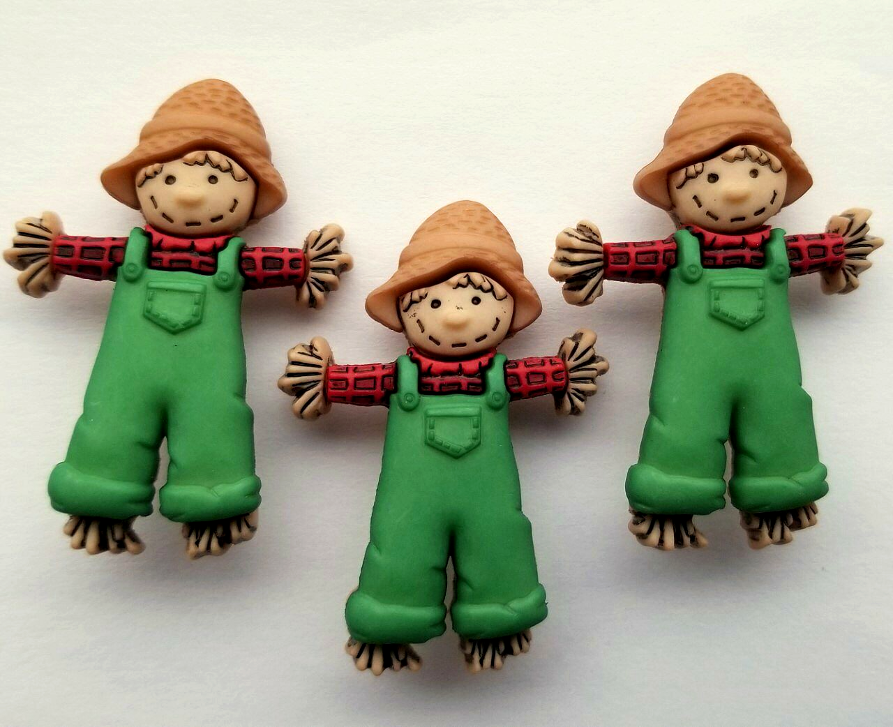 Craft Buttons GREEN SCARECROW Farm Harvest Festival Halloween Sewing Card Making