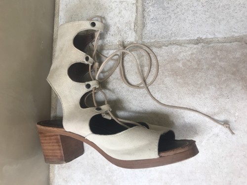 Matisse Expo Suede Lace Up Bootie Sandals Beige Size 8 Chunky Stacked Block Heel - Picture 7 of 12