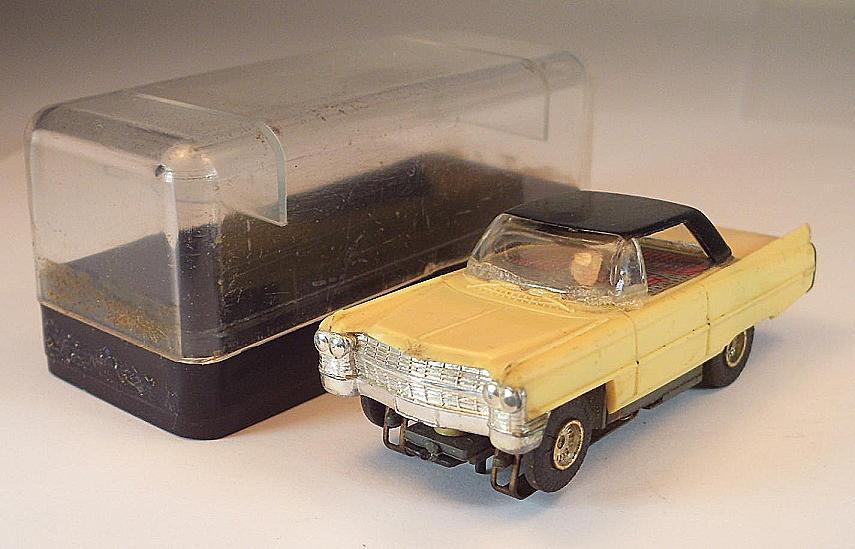 Cadillac Faller AMS – Échelle HO – Beige Avec Feu Rouge – Moteur Fonctionnant – Slot Car Vintage