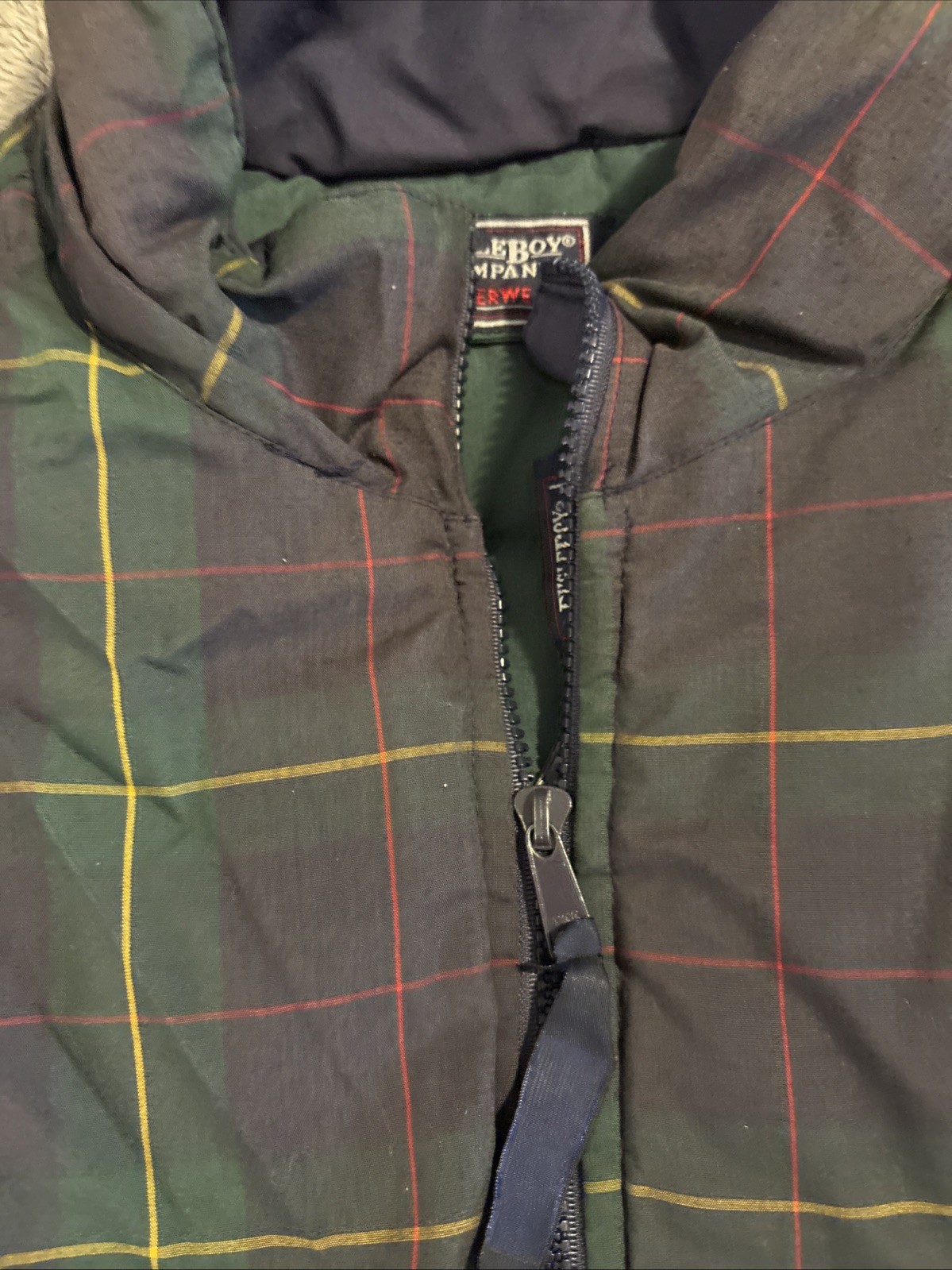Vintage Bugle Boy Reversible Puffer Vest Navy Red Colorblock Plaid Men’s Size XL image 10