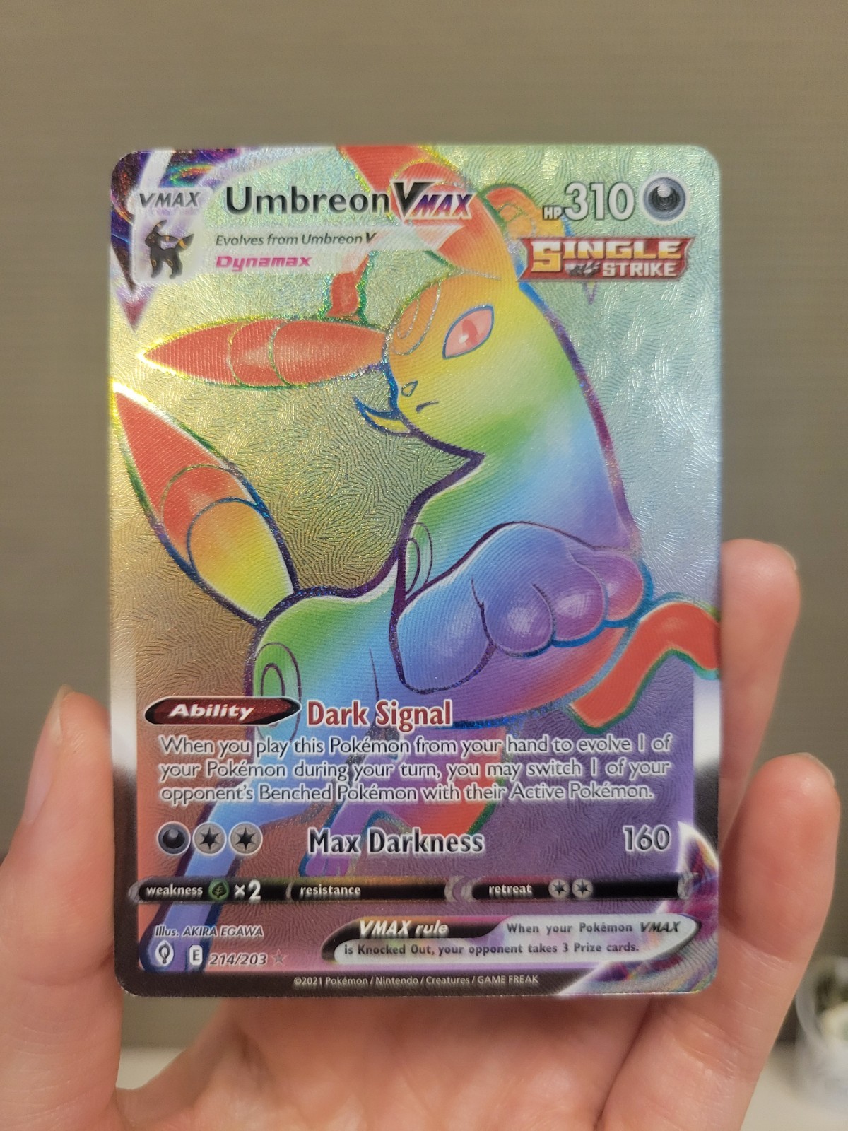 Umbreon VMAX 214/203 Evolving Skies Secret Rare Full Art Holo Pokémon Card
