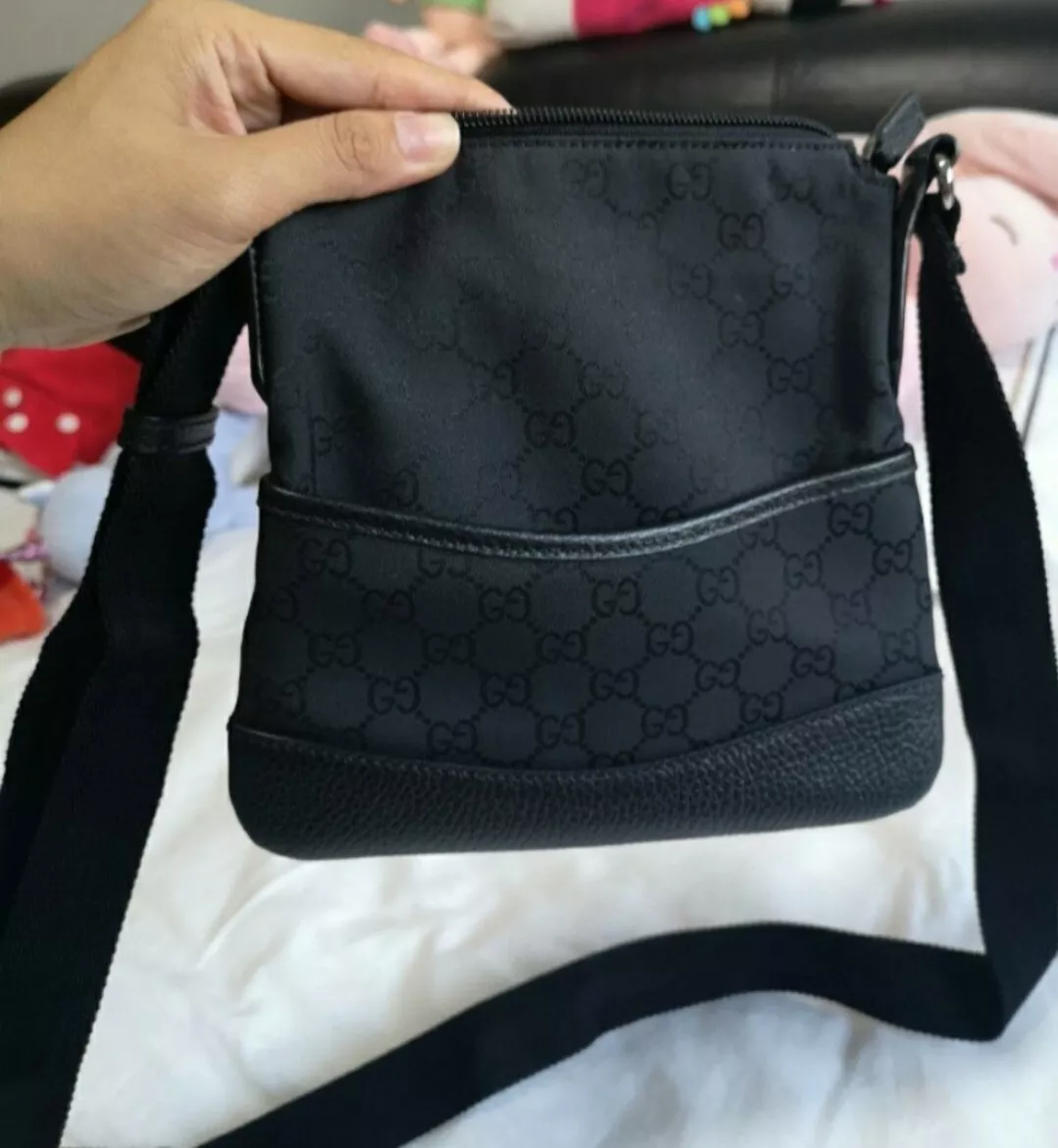 Gucci sling top bag small