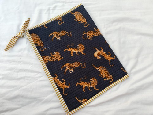 Quilted CottonFlat Zipper Pouch with Vibrant Pattern - Picture 5 of 23