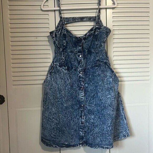 a super cute dress that reminds me of being out
