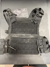 Agilite Black Sub-Zero Plate Carrier Large Black