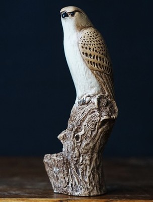 Carol Craft Lancs KESTREL Vogel Figur auf Baumstumpf mal 20 cm groß Vintage