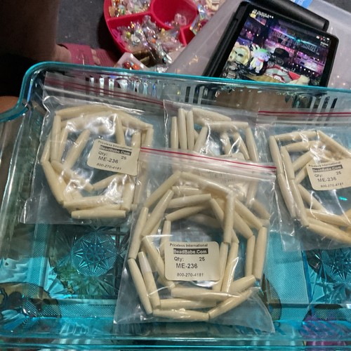 100 PCS 1" WHITE, BLACK, "ANTIQUED", RED, BROWN BUFFALO BONE HAIR PIPE BEADS