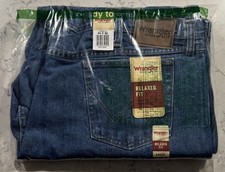 NWT Wrangler Rugged Wear Relaxed Fit Jeans Mens 44x32 Blue Medium Wash 1035001AI
