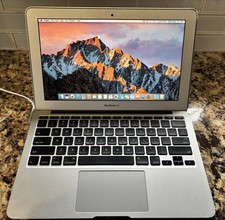Apple MacBook Air 11.6" Intel i5 1.6 GHz, 2GB RAM 64GB SSD A1370 Bundle
