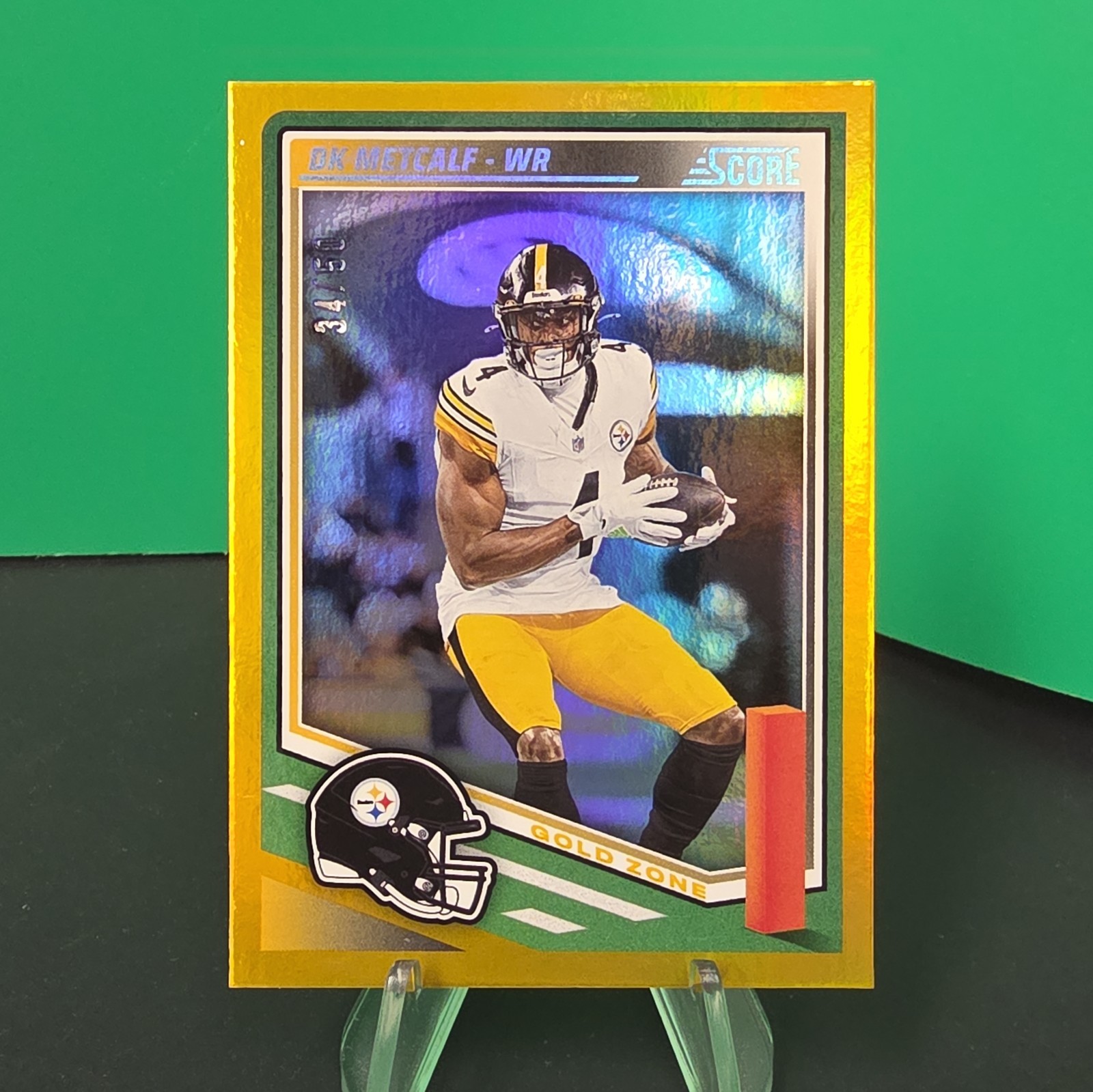 2025 Score - DK Metcalf #264 Gold Zone /50