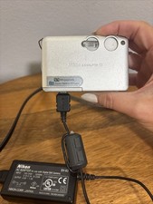 Nikon Coolpix S1 Silver 5.1MP Digital Compact Camera with Charger-Tested
